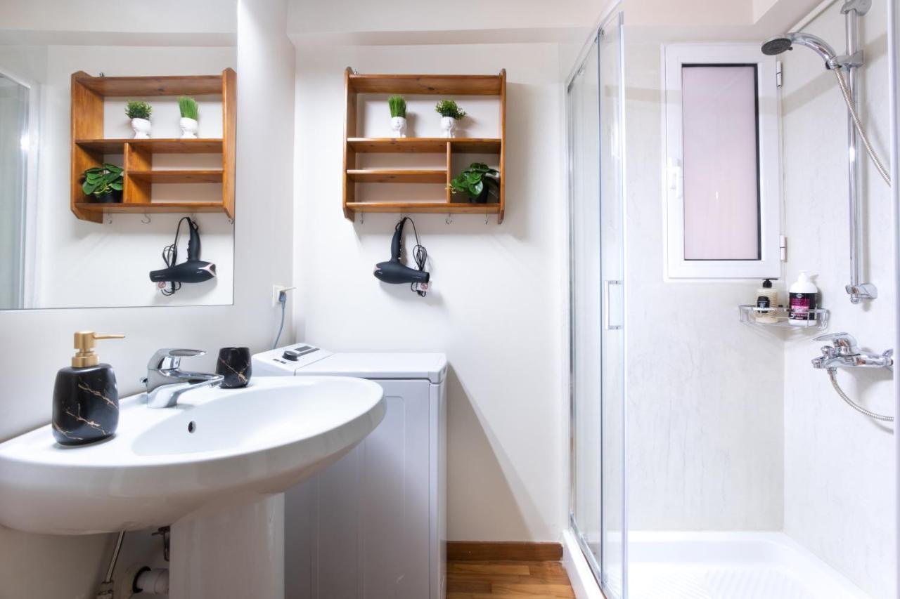 Glamorous Apt In Kolonaki Атина Екстериор снимка